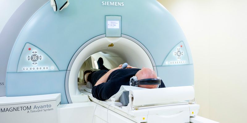 Patient im MRT